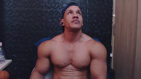 Viktor Herrera online show from December 13, 7:53 pm