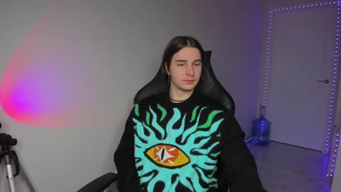 Vincent Strong online show from December 18, 2:38 pm