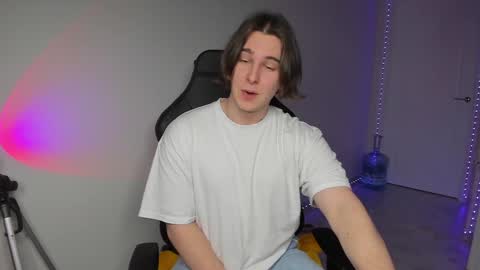 Vincent Strong online show from December 28, 1:40 pm