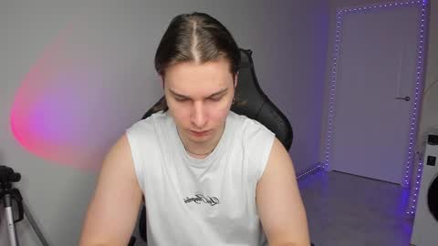 Vincent Strong online show from February 3, 7:40 am