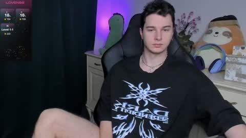 Vincent Strong online show from December 21, 1:35 am