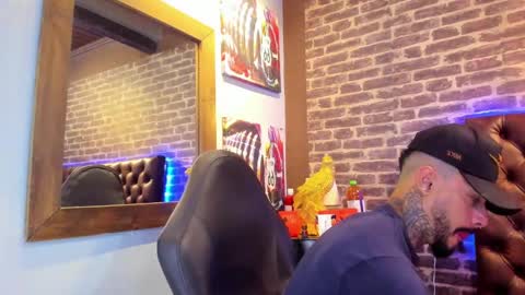 ---Vinzen--- online show from November 4, 3:51 am