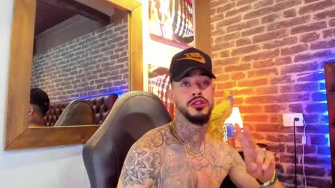 ---Vinzen--- online show from November 19, 5:40 am