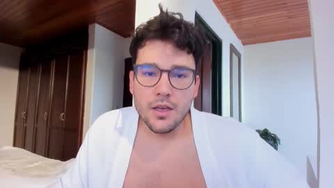 Vito Ferrer online show from November 16, 1:24 pm