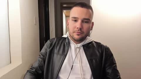 Vito Ferrer online show from February 14, 1:02 am