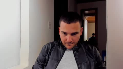 Vito Ferrer online show from February 26, 1:43 am