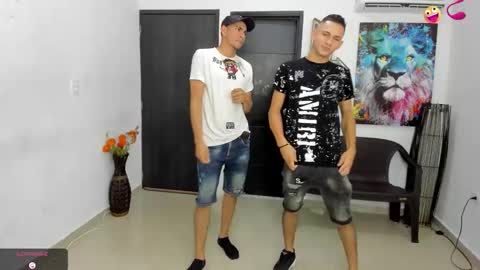 voyeurism_guys online show from November 19, 11:04 pm