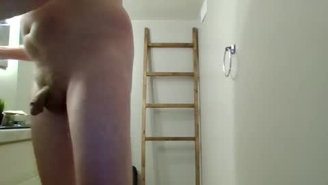 warmdick666 online show from April 29, 4:39 am