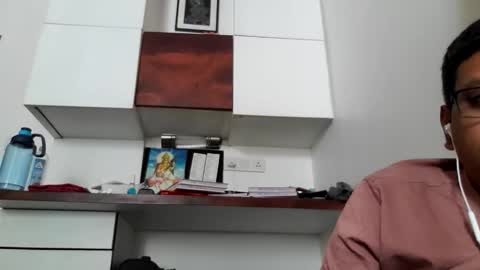 sexyguy online show from December 19, 9:28 am