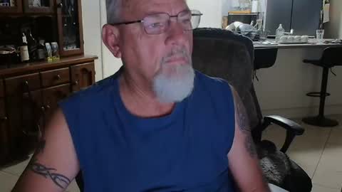 Wellhelloo online show from March 15, 6:14 pm