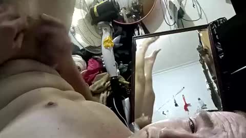 Snapshot of wellhung1899 chatting on September 24, 12:43 am wellhung1899 online show from September 24, 12:43 am