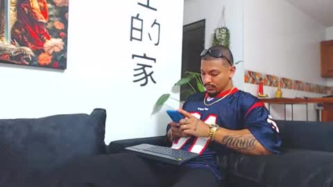 Wesley Rogger online show from March 22, 10:15 pm