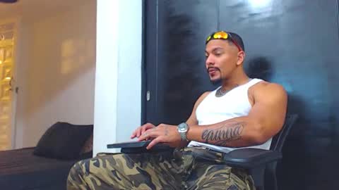 Wesley Rogger online show from October 22, 9:07 pm