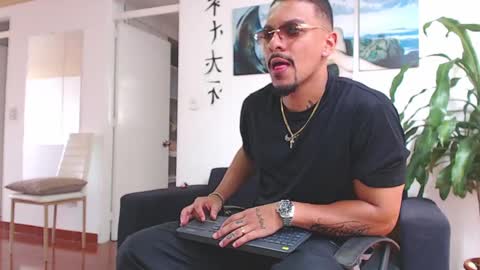 Wesley Rogger online show from March 1, 7:48 pm