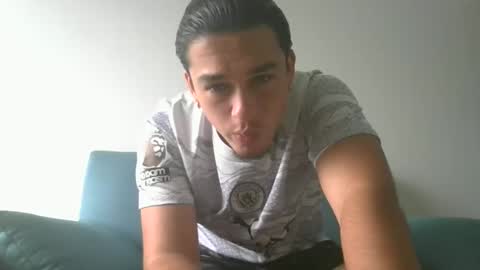 whiiteprince online show from December 13, 7:37 am