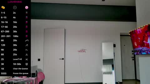 Max online show from December 14, 1:07 pm