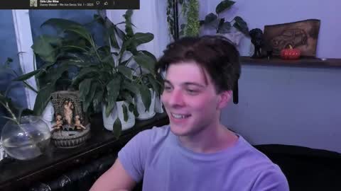 Snapshot of whiteegrimm chatting on October 13, 7:42 pm Gus online show from October 13, 7:42 pm