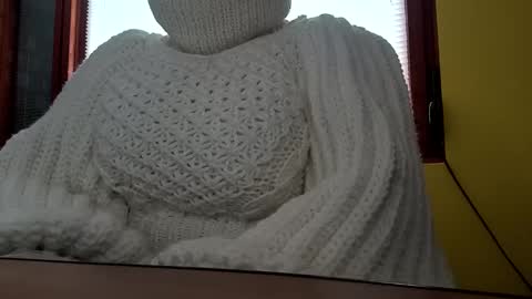 whitesweater online show from October 1, 6:17 am