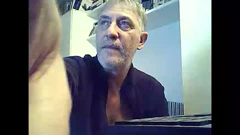 Willfire71 online show from December 2, 8:42 pm