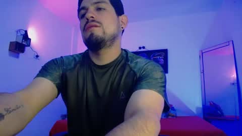 william_steel_ online show from May 28, 11:19 am