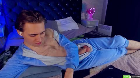 William online show from December 1, 4:04 am