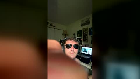 willieb400610 online show from May 17, 9:22 pm