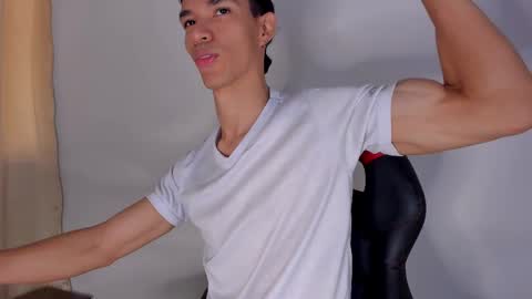 willy_veins online show from March 2, 2:25 pm