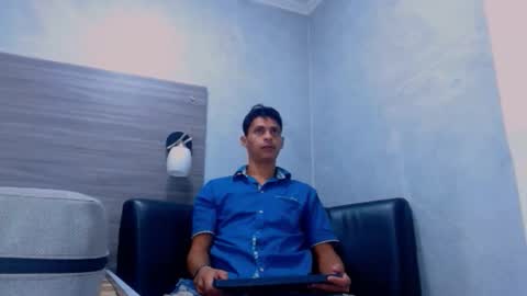 Wiltom online show from November 18, 3:43 am