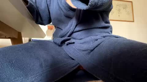 Winniethephoota online show from January 5, 9:25 pm