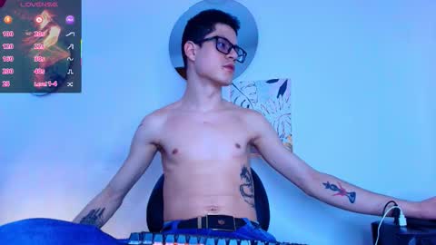  W O L F  online show from February 18, 11:52 am