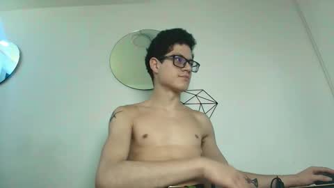  W O L F  online show from October 22, 2:43 pm