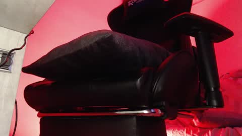 Woondeer online show from October 6, 7:18 pm