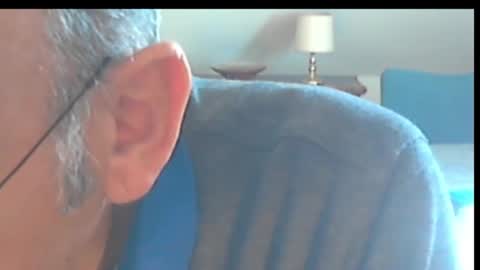 Snapshot of wuki123 chatting on October 1, 9:35 am Wuki online show from October 1, 9:35 am