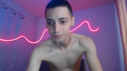 xalejo_max online show from September 23, 6:29 pm