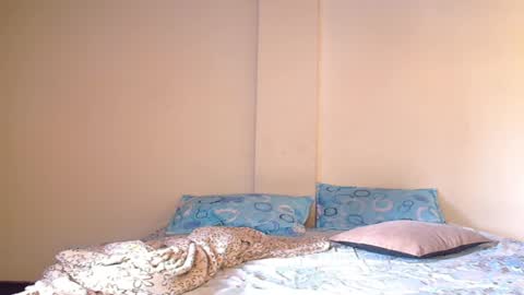 SHIPYBLUNT  INDEPENDENT MODEL online show from February 17, 6:26 pm