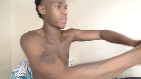 SHIPYBLUNT  INDEPENDENT MODEL online show from February 7, 4:46 pm