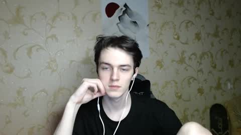 traqqq online show from March 24, 8:13 pm