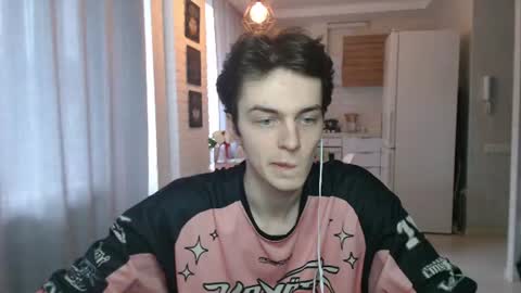 traqqq online show from June 25, 2:33 pm