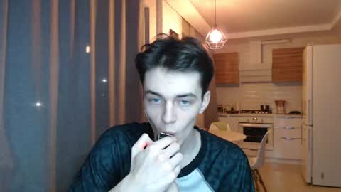 traqqq online show from July 12, 7:38 pm