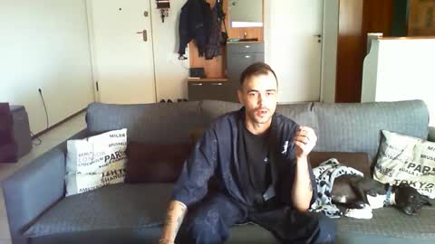 Snapshot of xxbooba_valentinoxx chatting on October 30, 8:16 am xXBooba ValentinoXx online show from October 30, 8:16 am