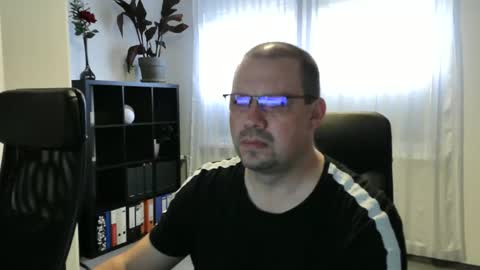 Eddi online show from October 28, 7:33 am