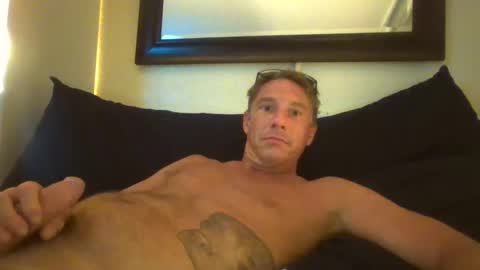 Snapshot of xxxelentdick chatting on February 28, 6:43 am deeeeznutz online show from February 28, 6:43 am
