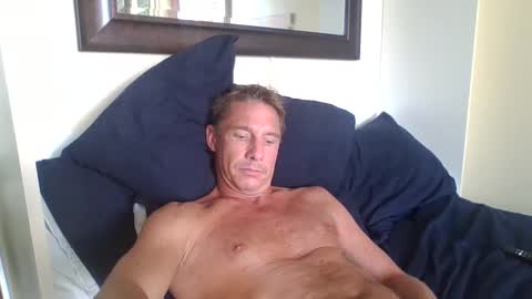 Snapshot of xxxelentdick chatting on March 8, 6:57 pm deeeeznutz online show from March 8, 6:57 pm