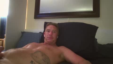 Snapshot of xxxelentdick chatting on February 2, 11:08 am deeeeznutz online show from February 2, 11:08 am