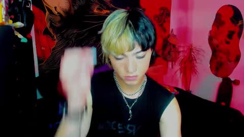 xzerox_ online show from December 5, 9:11 pm