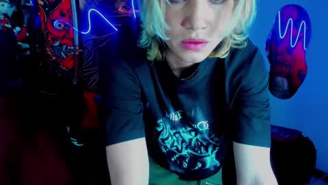 xzerox_ online show from October 4, 9:58 am