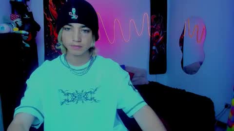 xzerox_ online show from September 9, 1:49 am