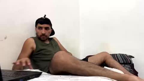 Snapshot of y0ungwithbrowndick chatting on February 4, 11:27 pm BROWN DICK online show from February 4, 11:27 pm