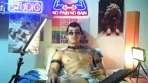 yeisoncastellanos1999 online show from September 17, 12:33 am