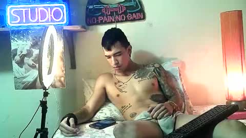 yeisoncastellanos1999 online show from March 12, 7:21 pm